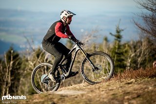 Solange es sich im Rahmen hält, ist mir persönlich das Gewicht bei einem Vollgas-Enduro relativ egal Solange es sich im Rahmen hält, ist mir persönlich das Gewicht bei einem Vollgas-Enduro relativ egal
