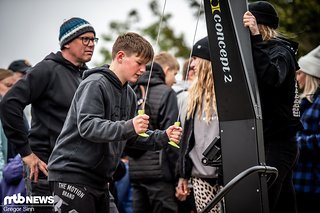 An diesem Ski-Ergometer konnte man um die Wette peitschen