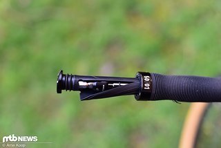 So lässt sich das Encase-System für gewöhnlich in den Lenker schieben So lässt sich das Encase-System für gewöhnlich in den Lenker schieben