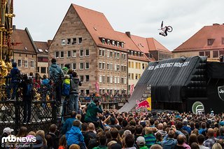 Erik Fedko setzte in seinem zweiten Lauf nochmal ordentlich einen drauf und holte sich mit einem Backflip Triple Barspin auf dem letzten Sprung Rang fünf