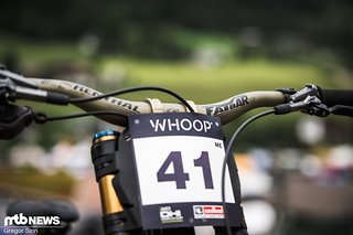 Das Renthal-Cockpit ist neu.