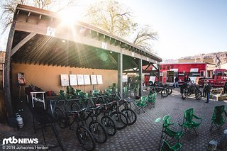 Die Bikes sind gerüstet - heute geht es auf Porcupine Rim! Die Bikes sind gerüstet - heute geht es auf Porcupine Rim!