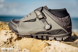 Mit dem ME7 hat Shimano einen hervorragenden neuen Schuh für den Trail- und Enduro-Bereich im Programm, der mit vielen durchdachten Features überzeugt Mit dem ME7 hat Shimano einen hervorragenden neuen Schuh für den Trail- und Enduro-Bereich im Programm, der mit vielen durchdachten Features überzeugt