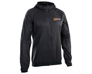 Der SQlab Windbreaker für ca. 100 € hat auch eine Kapuze.