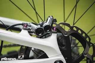 Shimano XTR-Stopper sind für die negative Beschleunigung zuständig.