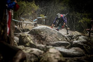 Auf der vierten Stage steigt die Hinterradbremse dann komplett aus.