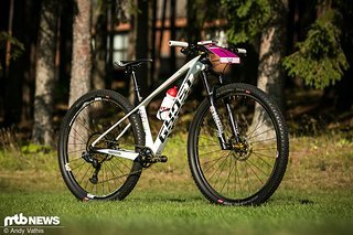 Vor allem sind es ihr Talent und ihre Fähigkeiten auf dem Rad, die Sina Frei zu einer der besten Nachwuchs-Mountainbikerinnen der Welt machen Vor allem sind es ihr Talent und ihre Fähigkeiten auf dem Rad, die Sina Frei zu einer der besten Nachwuchs-Mountainbikerinnen der Welt machen