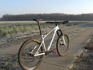 2.2" Reifen und eine Rennrad-Kassette inklusive passendem Schaltwerk 2.2" Reifen und eine Rennrad-Kassette inklusive passendem Schaltwerk