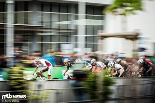 Und los geht's: Das Rennen der Herren startet