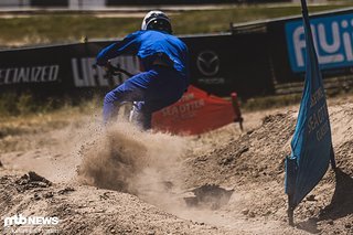Viel Staub und stark ausgefahrene Kurven gab es beim Sea Otter Dual Slalom.