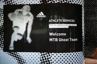 Kein Eintritt mit der Kamera! Hier dürfen nur die Sportler rein. Kein Eintritt mit der Kamera! Hier dürfen nur die Sportler rein.