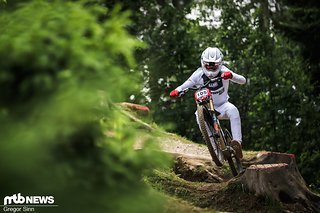 Simon Maurer ist auf einem neuen Fracebike-Prototyp unterwegs.