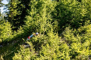 Spionage unter Freunden? Na klar! Was die USA können, kann Ali schon lange. Gut getarnt geht er persönlich auf Jagd nach fiesen Shortcuttern. Natürlich nicht ohne vorher alle Teilnehmer gewarnt zu haben.