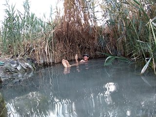Chillen im Toten Meer – ein Schwebe-Erlebnis sondergleichen. Chillen im Toten Meer – ein Schwebe-Erlebnis sondergleichen.
