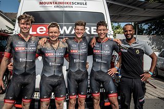 Im Jahr 2021 gibt es hier auf MTB-News einen Blog vom Lexware Mountainbike Team. Die Fahrer berichten euch dann über ihr Training, wie es bei den Rennen so lief und geben wertvolle Tipps aus dem Profi-Alltag. Wir freuen uns auf die Berichte! Im Jahr 2021 gibt es hier auf MTB-News einen Blog vom Lexware Mountainbike Team. Die Fahrer berichten euch dann über ihr Training, wie es bei den Rennen so lief und geben wertvolle Tipps aus dem Profi-Alltag. Wir freuen uns auf die Berichte!