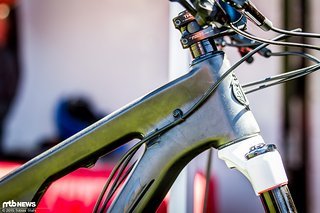 Salsa Sea Otter Classic-4Auch am Steuerrohr ist die Leitung sauber befestigt Salsa Sea Otter Classic-4Auch am Steuerrohr ist die Leitung sauber befestigt