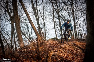 Uns persönlich hat das Ibis Mojo 3 mit den schmaleren Reifen besser gefallen Uns persönlich hat das Ibis Mojo 3 mit den schmaleren Reifen besser gefallen