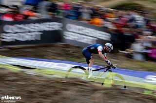 Victor Koretzky, zunächst noch auf Position drei liegend, schob sich hinter seinen Specialized-Teamkollegen auf Rang zwei.