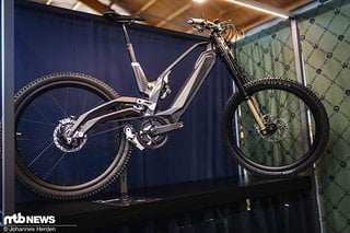 Edles Carbon-E-Enduro/Downhillbike des italienischen Startups Cybro