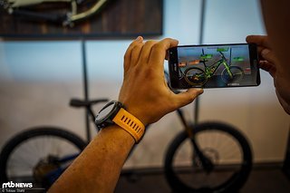 Augmented reality mit allen wesentlichen Daten zum eigentlichen Bike Augmented reality mit allen wesentlichen Daten zum eigentlichen Bike
