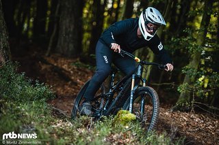 So schon eher: Der Specialized Gambit ist eine interessante Option für all diejnigen, die Wert auf viel Schutz legen, sich aber nicht extra einen schweren Fullface-Helm für den gelegentlichen Bikepark-Ausflug kaufen wollen