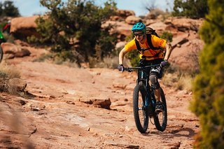 Das Bike liegt insgesamt sehr satt auf dem Trail