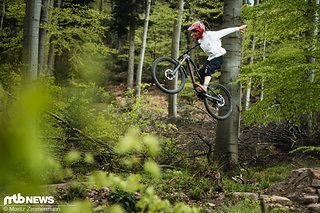 Vor allem auf den Stages eines Rennens sollen Enduro Race Bikes gut performen Vor allem auf den Stages eines Rennens sollen Enduro Race Bikes gut performen