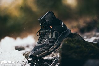 Der Adidas Five Ten Trailcross GTX kostet 179,95 € und verfügt über Gore-Tex-Material Der Adidas Five Ten Trailcross GTX kostet 179,95 € und verfügt über Gore-Tex-Material