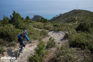 Vollgas auf den langen Abfahrten in Finale Ligure