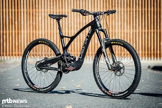 Das Deviate Guide ist ein spannendes Enduro-Bike, das einem nicht jeden Tag über den Weg läuft: Der High-Pivot-Hinterbau ist in Kombination mit dem Pinion-Getriebe ein echtes Alleinstellungsmerkmal Das Deviate Guide ist ein spannendes Enduro-Bike, das einem nicht jeden Tag über den Weg läuft: Der High-Pivot-Hinterbau ist in Kombination mit dem Pinion-Getriebe ein echtes Alleinstellungsmerkmal