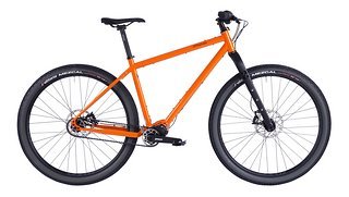 Mit einer moderaten Geometrie möchte das Tout Terrain Komfort auf der Langstrecke bieten, aber auch Sicherheit auf dem ein oder anderen Trail vermitteln. Mit einer moderaten Geometrie möchte das Tout Terrain Komfort auf der Langstrecke bieten, aber auch Sicherheit auf dem ein oder anderen Trail vermitteln.