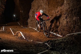 Unser Testredakteur Tobi Sindlinger konnte das limitierte Canyon Lux bei der Vorstellung der neuen DT Swiss-Produkte im Bergwerk Kamsdorf schon testen Unser Testredakteur Tobi Sindlinger konnte das limitierte Canyon Lux bei der Vorstellung der neuen DT Swiss-Produkte im Bergwerk Kamsdorf schon testen