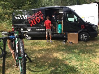 Der Ghost-Truck enthält alle Werkzeuge die man bei einem Etappenrennen benötigt Der Ghost-Truck enthält alle Werkzeuge die man bei einem Etappenrennen benötigt