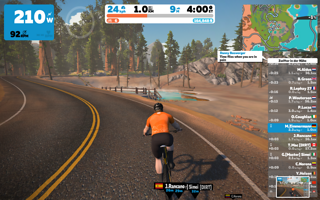 Bei Zwift seid ihr nicht alleine unterwegs, sondern könnt euch mit anderen Fahrern verbinden, mit Freunden für virtuelle Ausfahrten verabreden Bei Zwift seid ihr nicht alleine unterwegs, sondern könnt euch mit anderen Fahrern verbinden, mit Freunden für virtuelle Ausfahrten verabreden