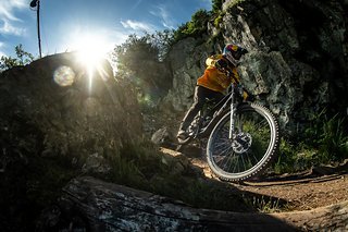 Auch Thomas Genon stand am Start – die Fähigkeiten des Belgiers (Slopestyle, Rampage, Racing) sind ziemlich vielfältig. Am Ende Rang 23. Auch Thomas Genon stand am Start – die Fähigkeiten des Belgiers (Slopestyle, Rampage, Racing) sind ziemlich vielfältig. Am Ende Rang 23.