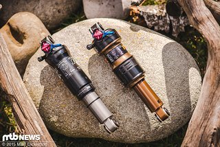 Alt und neu im Vergleich: links der alte Float Dämpfer, rechts der neue Float DPS mit EVOL Air Luftkammer Alt und neu im Vergleich: links der alte Float Dämpfer, rechts der neue Float DPS mit EVOL Air Luftkammer