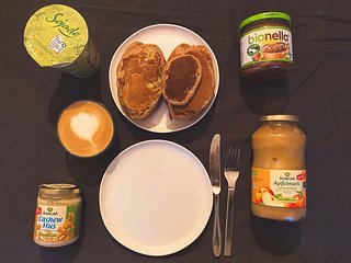 Die Pancakes lassen sich mit allen möglichen Toppings weg schnabulieren.