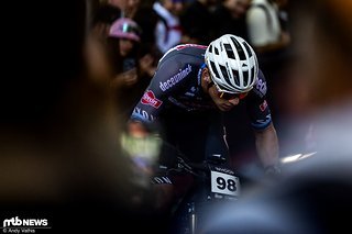 Mathieu van der Poel investierte zu Beginn des Rennens viel, um sich von Startreihe vier nach vorne zu kämpfen