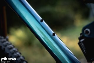 Platz für einen Flaschenhalter ist selbstverständlich vorgesehen. Platz für einen Flaschenhalter ist selbstverständlich vorgesehen.