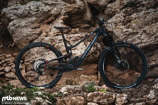 Das Intense Tracer 29 fährt sich ungefähr so kompromisslos brachial bergab, wie es aussieht Das Intense Tracer 29 fährt sich ungefähr so kompromisslos brachial bergab, wie es aussieht