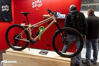 Das Good Grief war vermutlich das größte Bike der Messe und kommt mit satten 690 mm Reach und zwei Oberrohren.