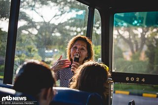 Erste Worte zu Singapur gibt's im Flughafenshuttlebus