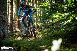 Der Bikepark in Steinach liegt etwas im Thüringer Hinterland und bietet neben einer frischen aber kurzen Jumpline auch anspruchsvolle Naturtrails.