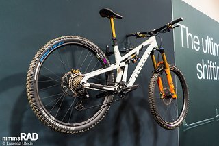 Bei Commencal wird die Schaltnabe derzeit übrigens im Renneinsatz getestet.