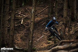 Da einige Sektionen ziemlich überraschen kommen, lohnt es sich, den Trail mehrfach zu fahren und sich den Verlauf einzuprägen. Da einige Sektionen ziemlich überraschen kommen, lohnt es sich, den Trail mehrfach zu fahren und sich den Verlauf einzuprägen.