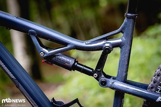 Das Rockrider AM 50 S ist als abgestützter Eingelenker designed, ein Manitou-Dämpfer soll für Ruhe im Heck sorgen. Das Rockrider AM 50 S ist als abgestützter Eingelenker designed, ein Manitou-Dämpfer soll für Ruhe im Heck sorgen.
