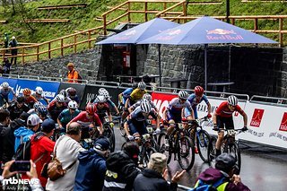 Los geht's für die schnellsten U23-Fahrerinen der Welt in den Short Track von Crans-Montana.