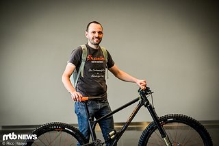 Hinter dem Projekt steckt Dominik Heinstein, der unter anderem in 7 Jahren bei Ghost reichlich Erfahrung mit Carbonfasern sammeln konnte.