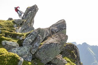 Fotoshoot mit Steve Peat auf den Lofoten für das Santa Cruz 5010 mit Cut Media. Fotoshoot mit Steve Peat auf den Lofoten für das Santa Cruz 5010 mit Cut Media.