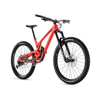 Das neue Wreckoning in der SRAM X01 Eagle-Ausstattung und RockShox Lyrik in der Farbe „coralreefer“ Das neue Wreckoning in der SRAM X01 Eagle-Ausstattung und RockShox Lyrik in der Farbe „coralreefer“